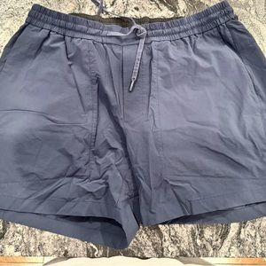 Lululemon 5 inch XXL bowline shorts